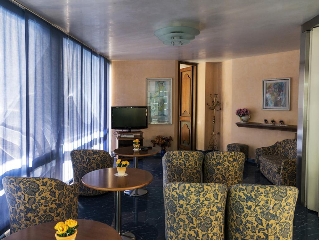 Hotel Fabius Bellaria-Igea Marina Buitenkant foto