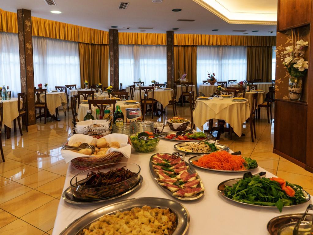 Hotel Fabius Bellaria-Igea Marina Buitenkant foto