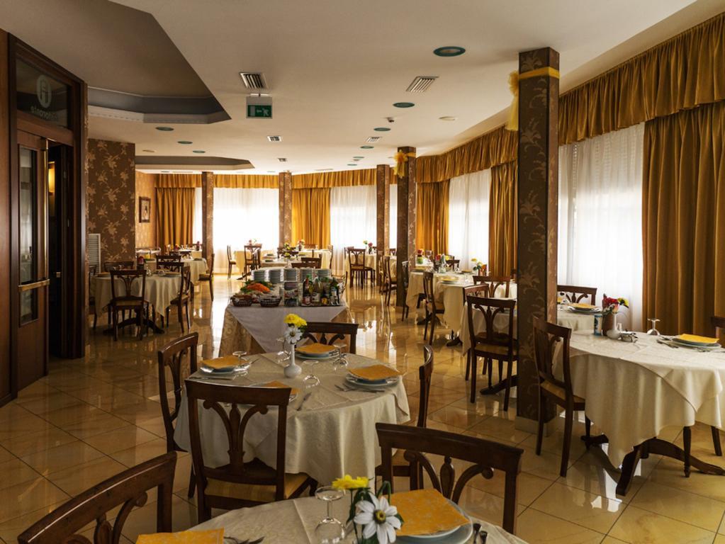 Hotel Fabius Bellaria-Igea Marina Buitenkant foto