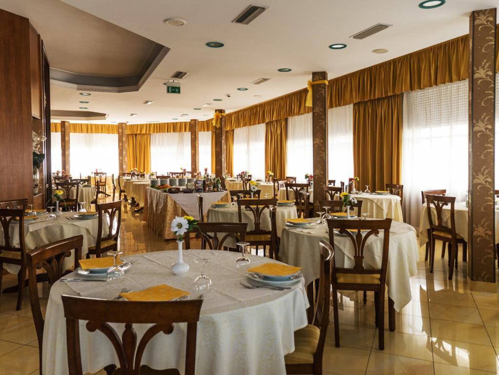 Hotel Fabius Bellaria-Igea Marina Buitenkant foto